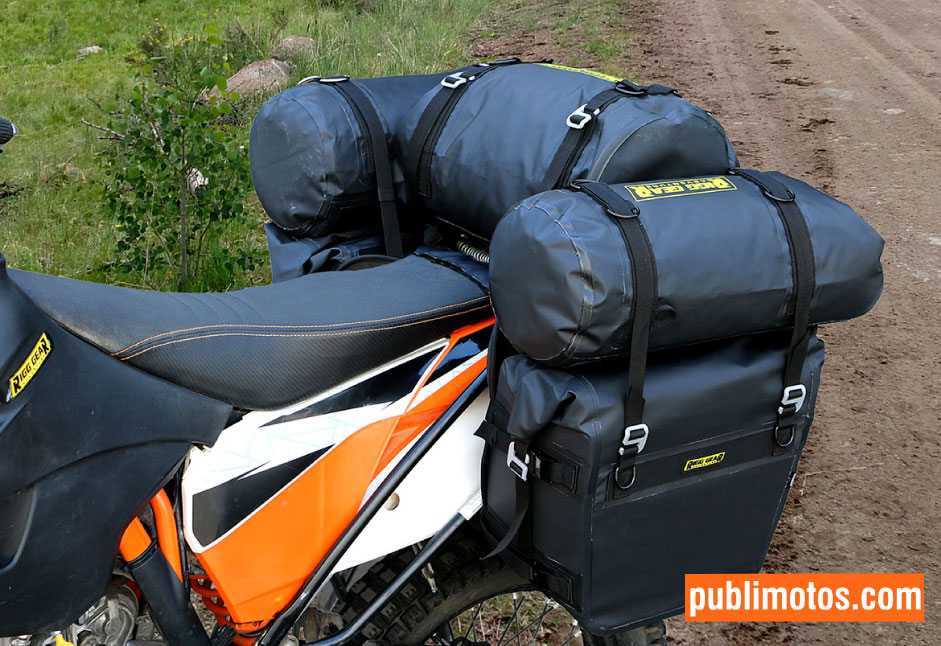 Esta maleta de moto se convierte en mochila cuando la necesites