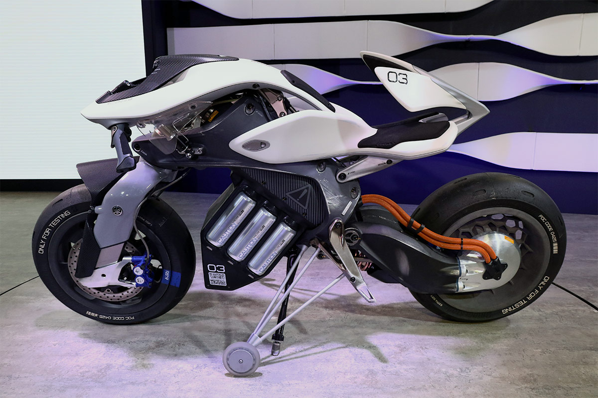 Yamaha Motoroid AI Powered Motorcycle 04