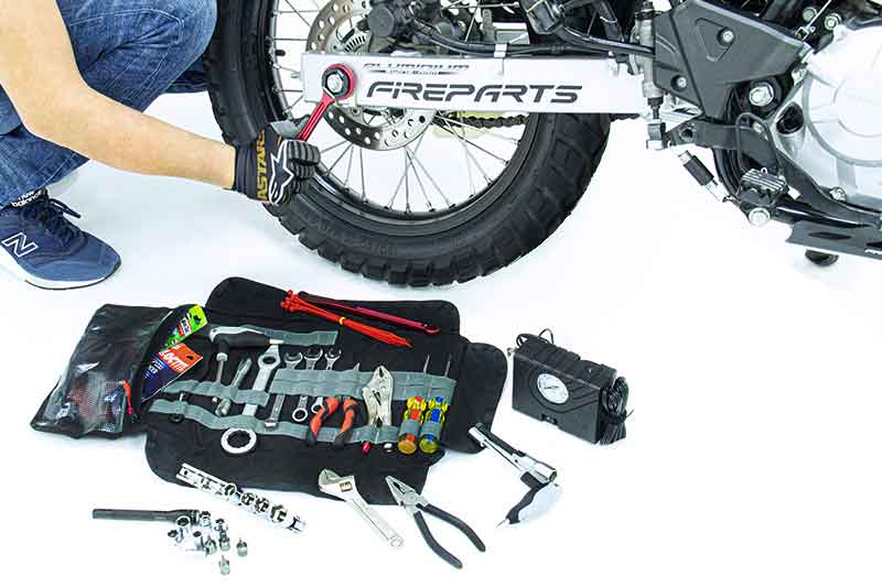Kit Limpieza Motocicleta Lubristone 6 Productos - Moto Repuestos