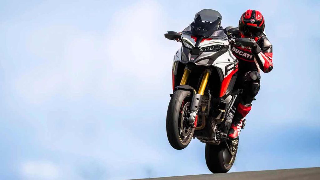 Lanzamiento-Nueva-Ducati-Multistrada-V4-RS-Touring-que-corre-como-Superbike-10