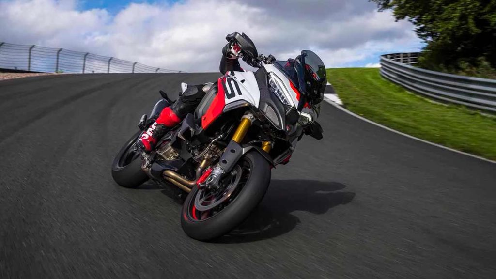 Lanzamiento-Nueva-Ducati-Multistrada-V4-RS-Touring-que-corre-como-Superbike-11