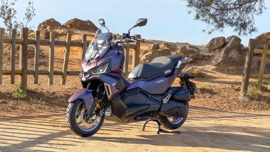 NUEVO-SCOOTER-SYM-trae-el-crossover-ADX-125-Precio-y-ficha-tecnica