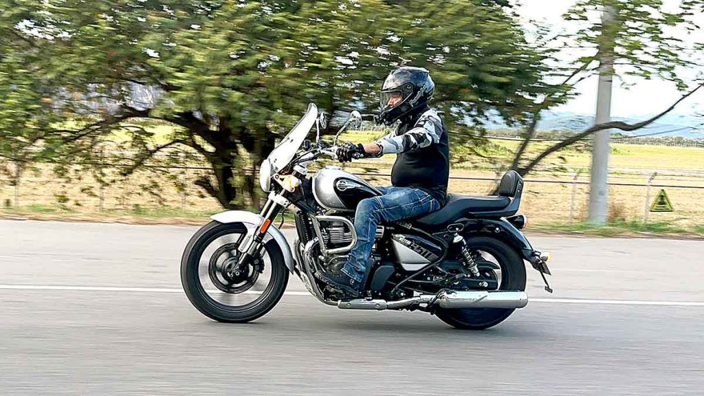 Royal-Enfield-Super-Meteor-650-Precio-Ficha-Tecnica-Mejor-que-Harley-Davidson-04