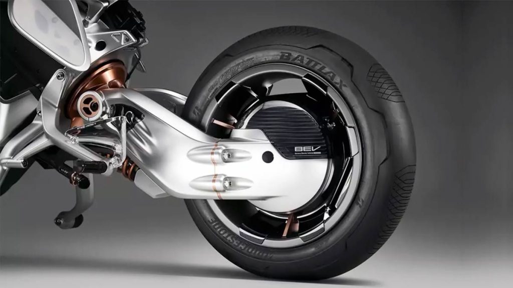 Yamaha-Motoroid-2-Llego-la-moto-del-futuro-04