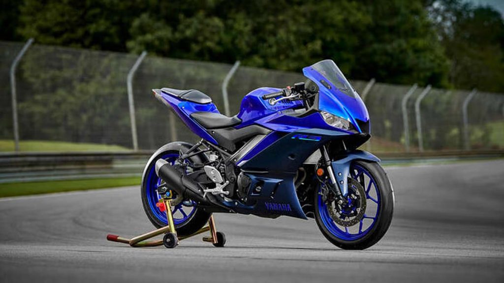 Lanzamiento-Yamaha-se-viene-con-la-nueva-R3-Competira-contra-la-Kawasaki-Ninja-400-y-la-KTM-RC390-Aca-le-comentamos-02