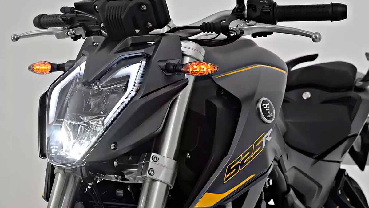Nueva-Voge-525R-de-AKT-Motos-Llego-a-enfrentarse-con-la-Yamaha-MT03-KTM-Duke-390-y-la-Kawasaki-Z400