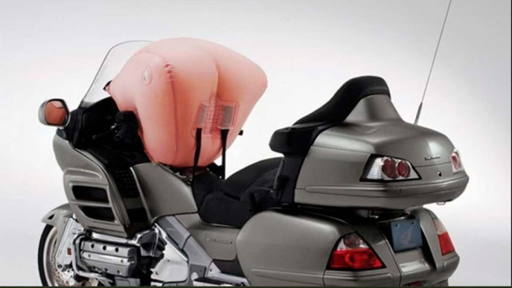Colombia. ¿Por qué sería obligatorio el Airbag en las motos? 02