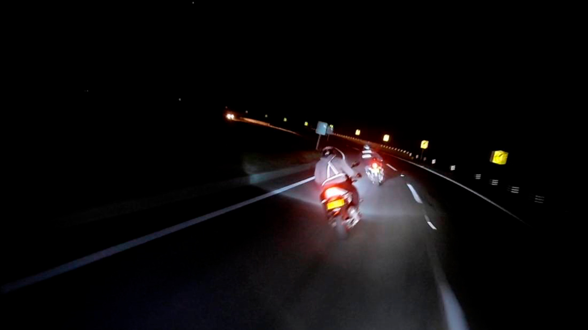 Motociclistas de noche