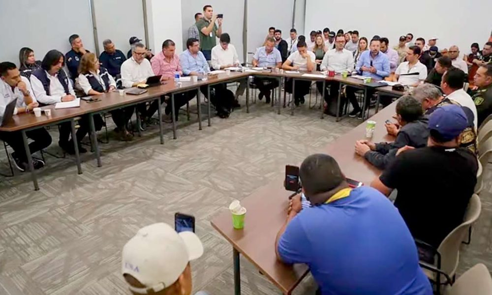 reunión de alcaldes del área metropolitana de Bucaramanga con el gremio de motociclistas